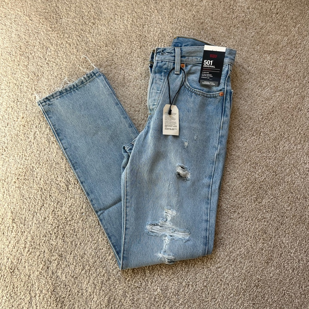 Brand new with tags never worn women’s Levi’s 501 original jeans